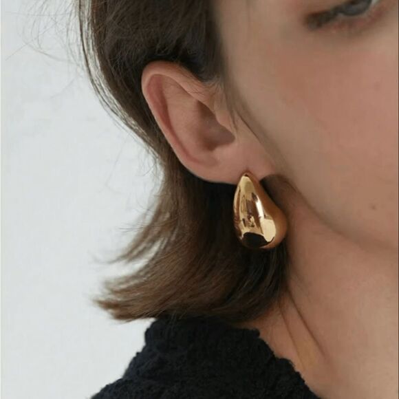 5 for $25 Gold Color Open Hoops - Picture 2 of 3